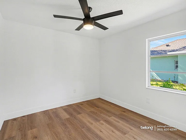 527 Rotonda Cir — Photo 11