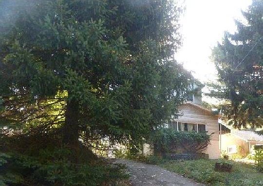 2nd image of 416 Middle St