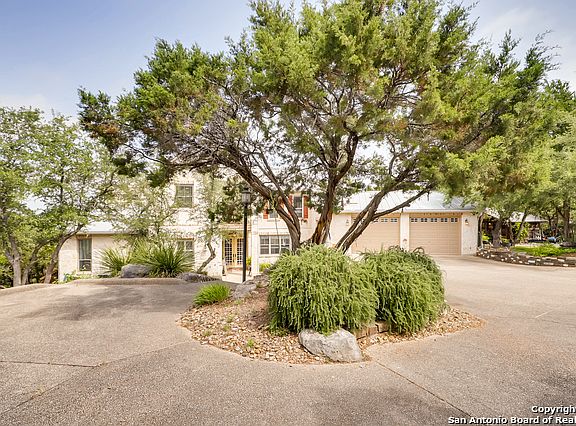 4th image of 2925 E Ramblewood St