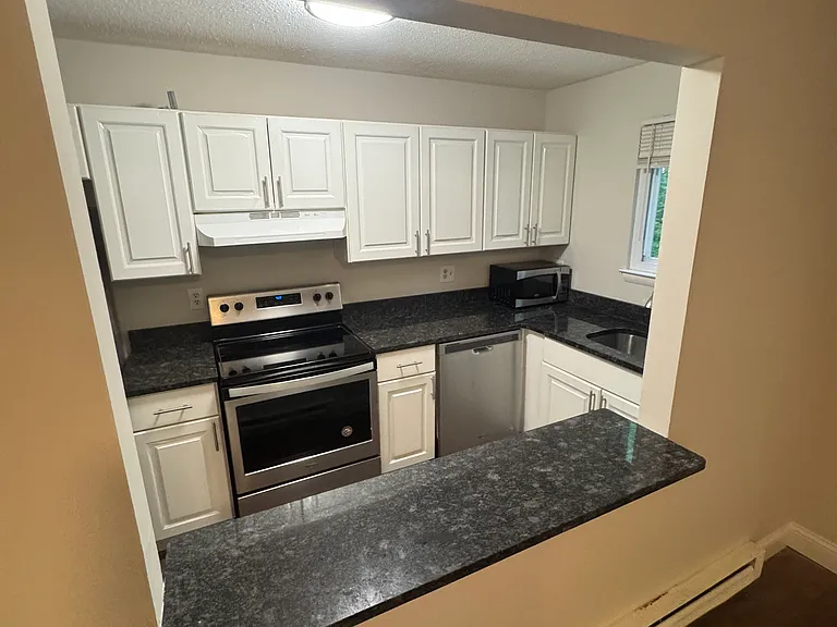19 Somers St #B8 — Photo 2