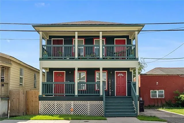2614 S Johnson St — Photo 2