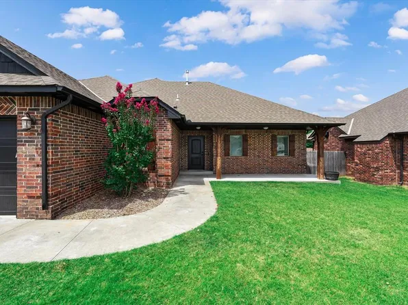 233 Timber Ln, Harrah, OK 73045