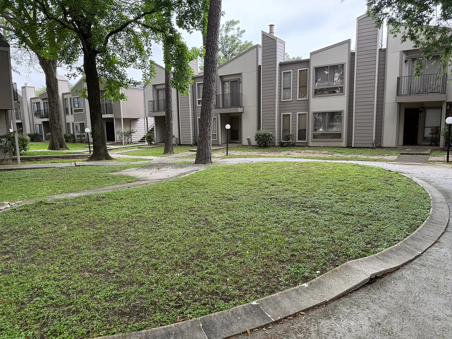 2 bed, 1.5 bath, 1106 sqft, $1,395 — Photo 4