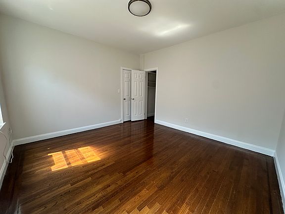 5th image of 4519 42nd St #3E