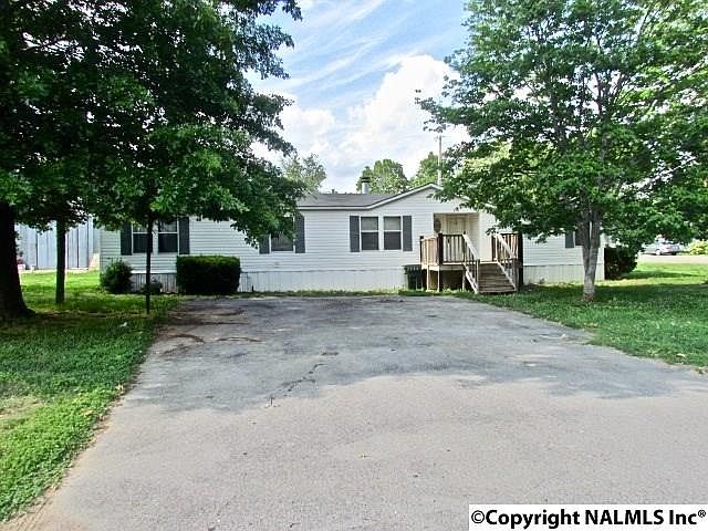1st image of 135 Melissa Ln