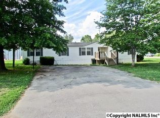 135 Melissa Ln, New Market, AL 35761