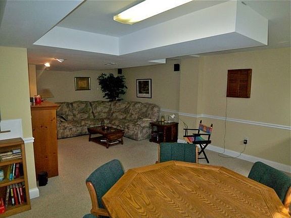 5th image of 4822 Carriage Dr