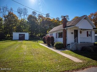 711 Weaver St, Saxton, PA 16678