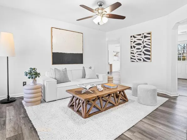 18 E Johnson Ave, Bergenfield, NJ 07621