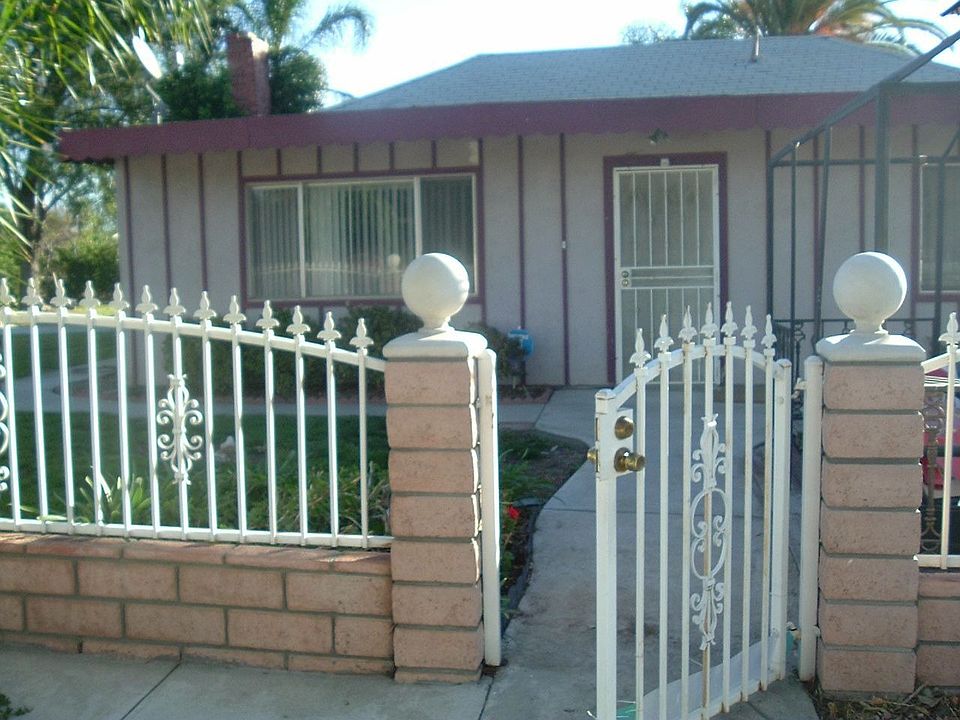 Driveway Entry
