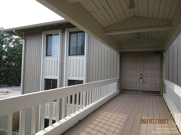 2nd image of 851 Cliffs Dr APT 301