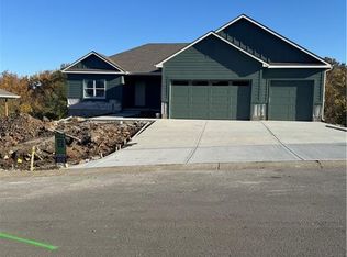 2519 SW Mitchell St, Oak Grove, MO 64075