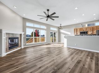 1234 Radcliffe Dr SW, Cedar Rapids, IA 52404