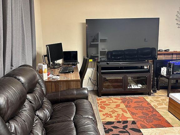 3rd image of 7105 138th Pl NE