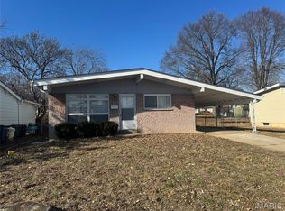1315 Thrush Ln, Florissant, MO 63031