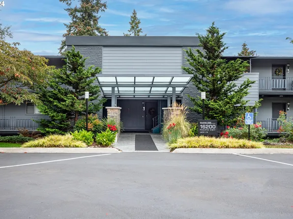 16200 Pacific Hwy Unit 2, Lake Oswego, OR 97034