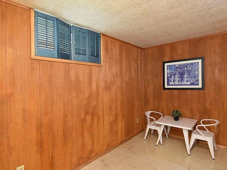 4318 NE 42nd St — Photo 26