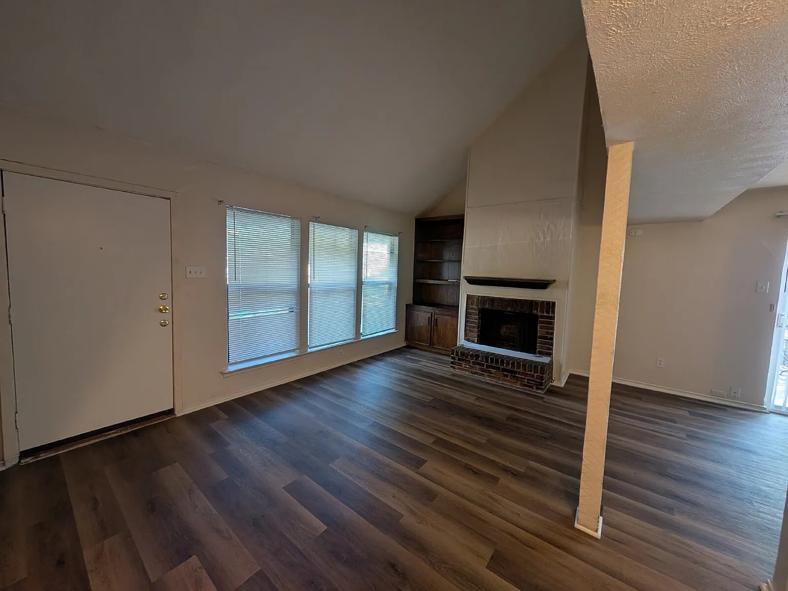 3 bed, 2.0 bath, 1350 sqft, $1,795 — Photo 4