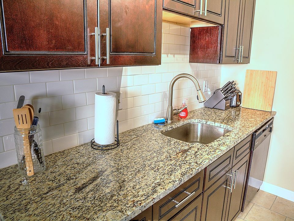 1st image of 565 Fieldmount Dr
