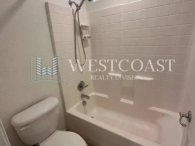 820 Silver Dr — Photo 21