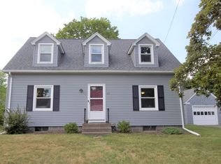 29 Berkshire Dr, Westfield, MA 01085