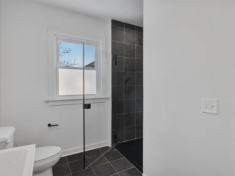 7243 Kercheval Ave #D — Photo 15