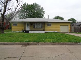 121 NE Queenstown Ave, Bartlesville, OK 74006