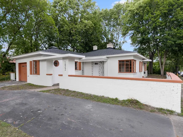1822 E State St, Rockford, IL 61104