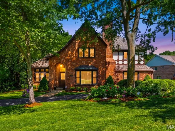 12461 W Watson Rd, Saint Louis, MO 63127