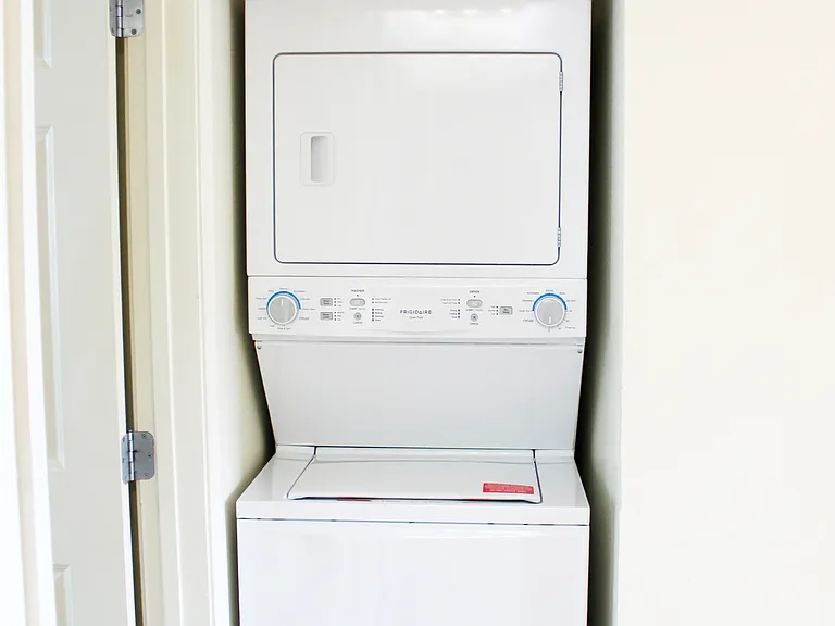 422 NE Maiden Ln #8 — Photo 14