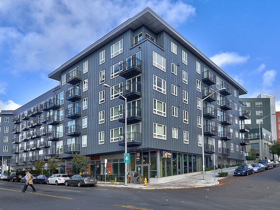 1st image of 3104 Western Ave Unit 215