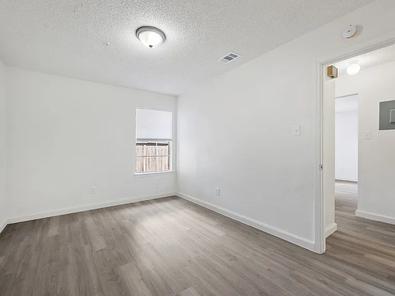 202 Northcrest Cir #D — Photo 13