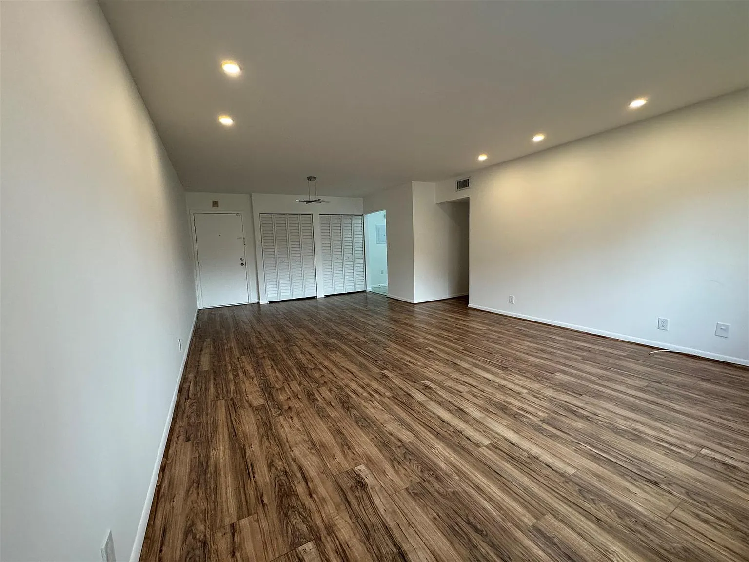 1 bed, 800 sqft, $1,750 — Photo 2