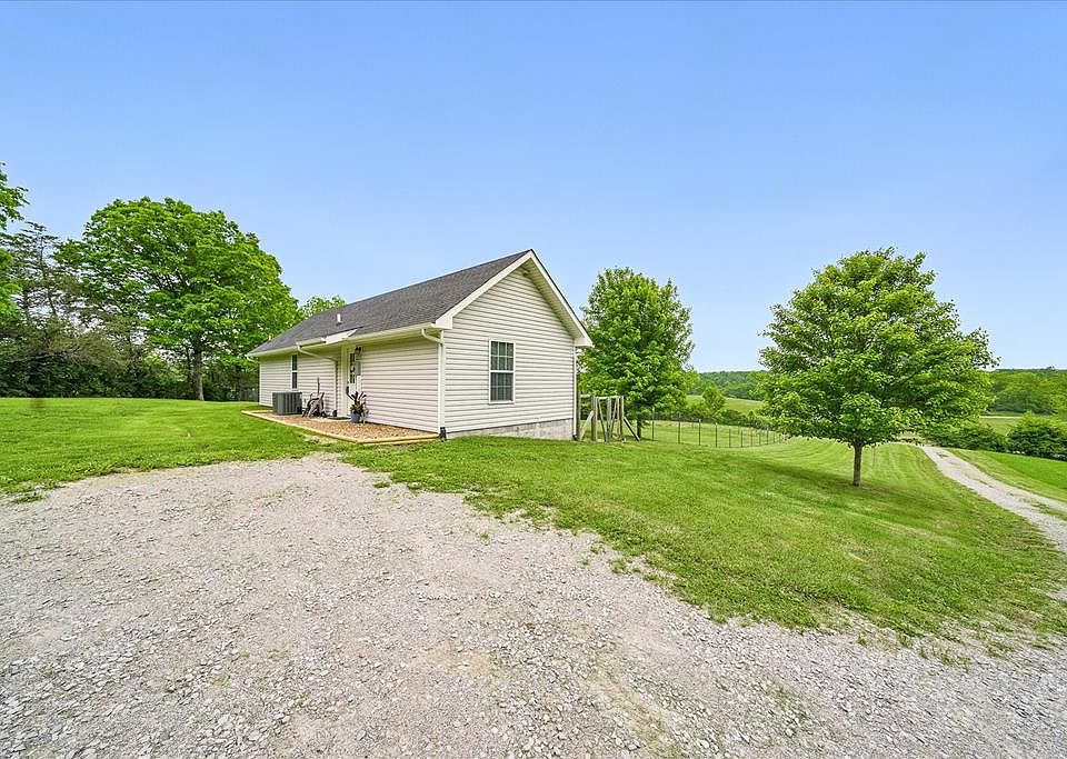 1st image of 1447 Dykes Rd