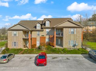 7300 Saint Andrews Woods Cir UNIT 102, Louisville, KY 40214