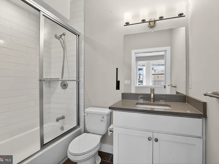 5230 Walnut St #2F — Photo 17