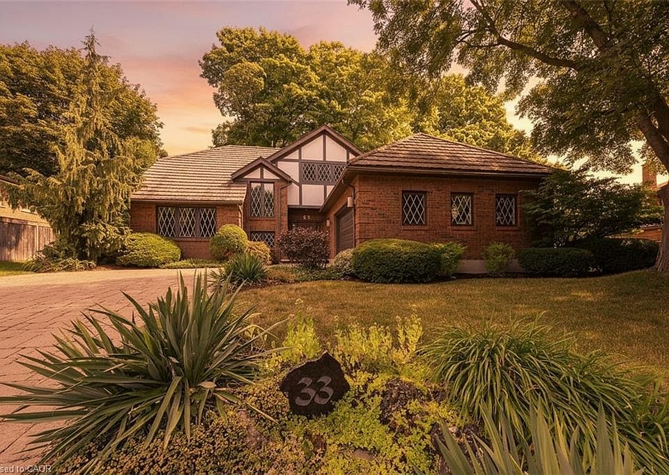 1st image of 33 Walnut Dr