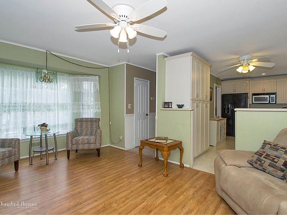 3rd image of 80 Cornell Dr