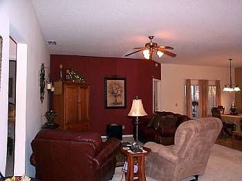 3rd image of 1043 Whittier Cir