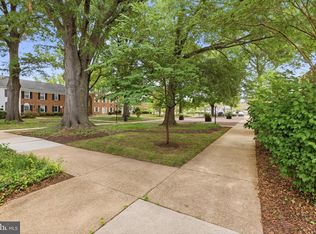 8 Georgetown Ct #1, Annapolis, MD 21403