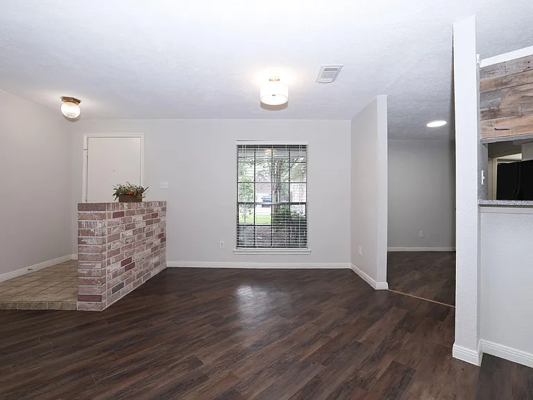 16035 Hollow Rock Dr — Photo 8