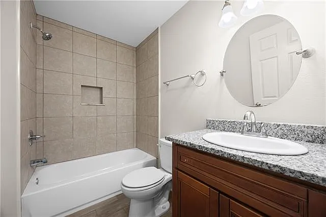 2443 N Miro St — Photo 8