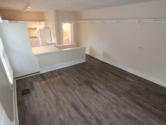 4th image of 839 N Park Ave APT B