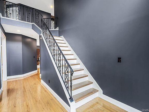 3rd image of 62 Oceanview Boulevard