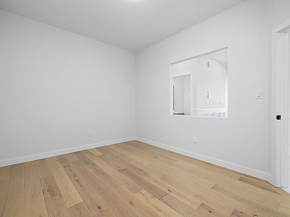 3rd image of 230 Edgemont Rd NW