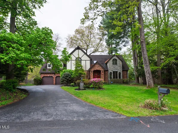 482 Spring Hollow Court, Albany, NY 12203