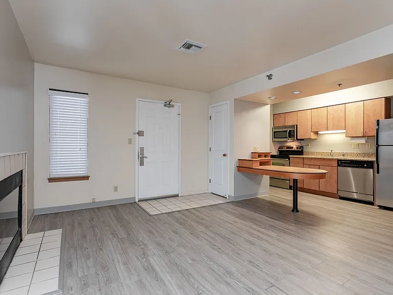 The Glen Luxury Townhomes — Photo 6
