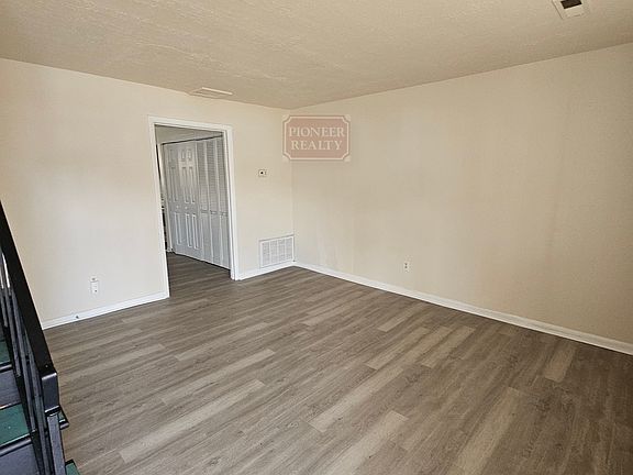 3rd image of 1300 New York Ave