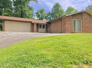 1817 McClellan Dr, Johnson City, TN 37604