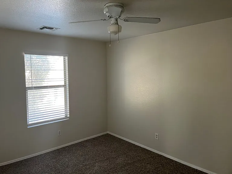 9441 W Jamestown Rd — Photo 10